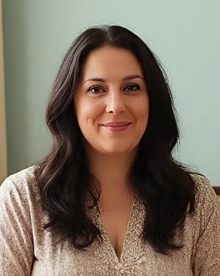 Hina Ali Sales expert at EverSolveds, student parent in uk